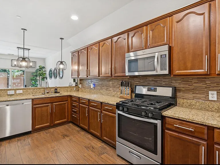 2653 Jacobson Dr — Photo 9