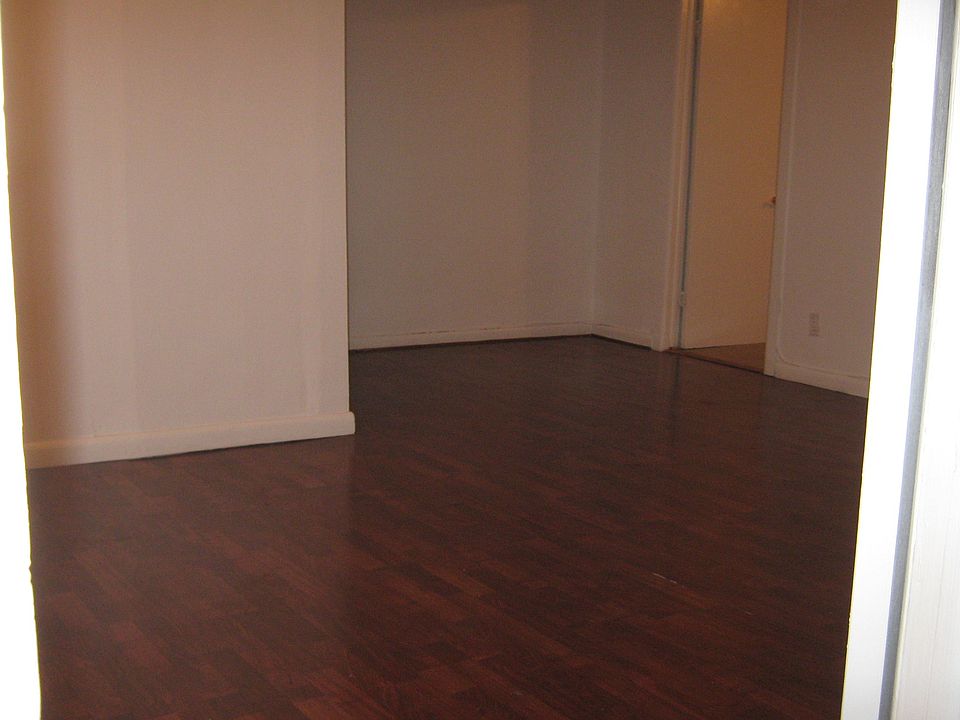 1st image of 933 8th Ave APT 2