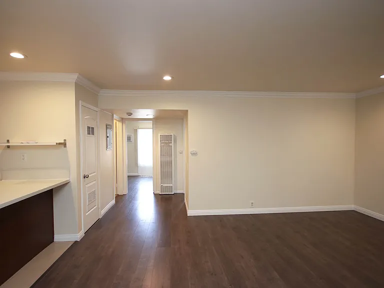 203 S Madison Ave #10 — Photo 11