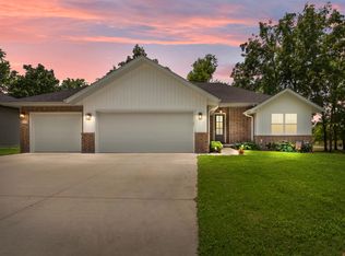 114 E Lombardy Dr, Republic, MO 65738