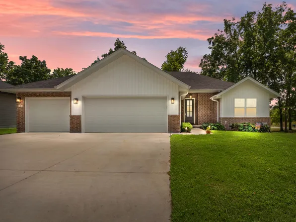 114 E Lombardy Drive, Republic, MO 65738