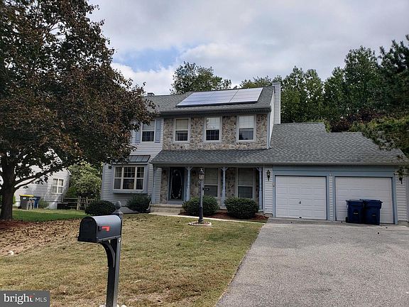 3rd image of 210 Timber Knoll Dr