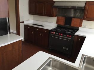 2914 N Sheridan Rd, Chicago, IL 60657