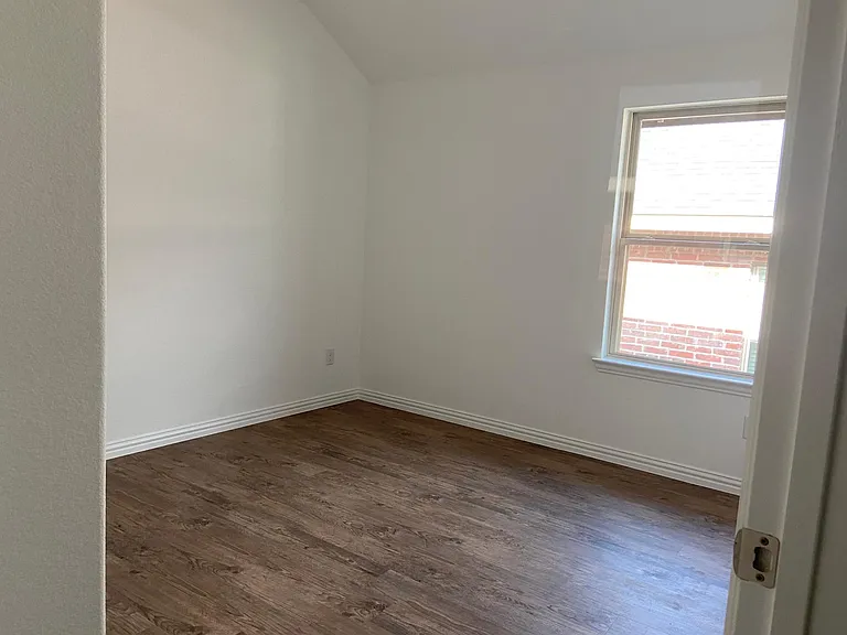2203 Hanover St — Photo 8