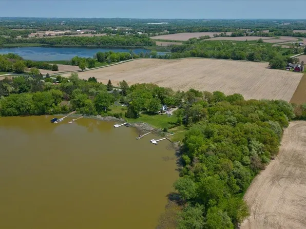 2AC Bass Lake Rd, Stoughton, WI 53589