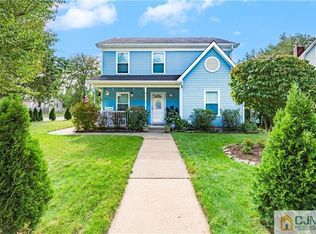 18 Main St, Helmetta, NJ 08828