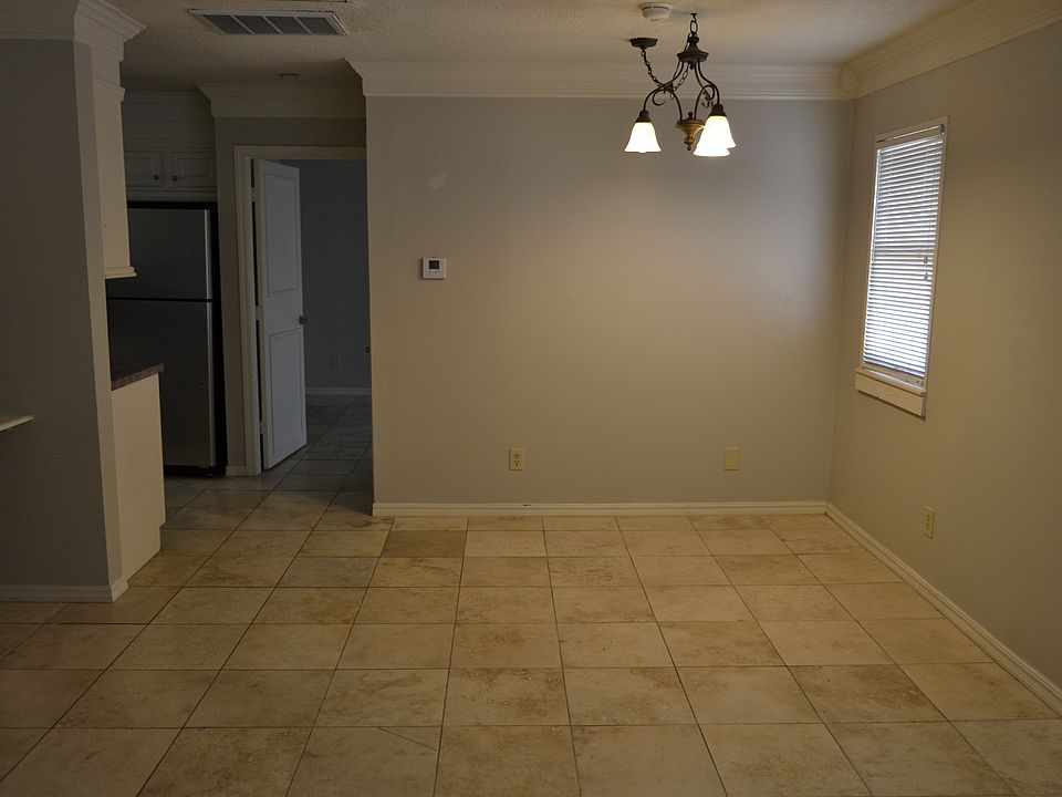 Dining / Living Room