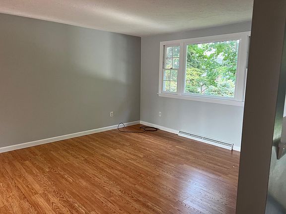 2nd image of 3 Caboose Ln