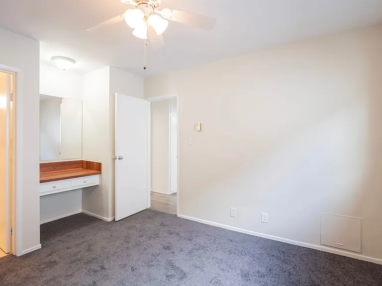 648 N Hayworth Ave — Photo 20