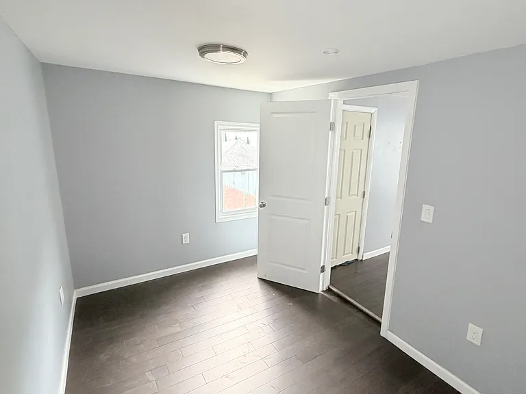 16 Daggett St #2 — Photo 7