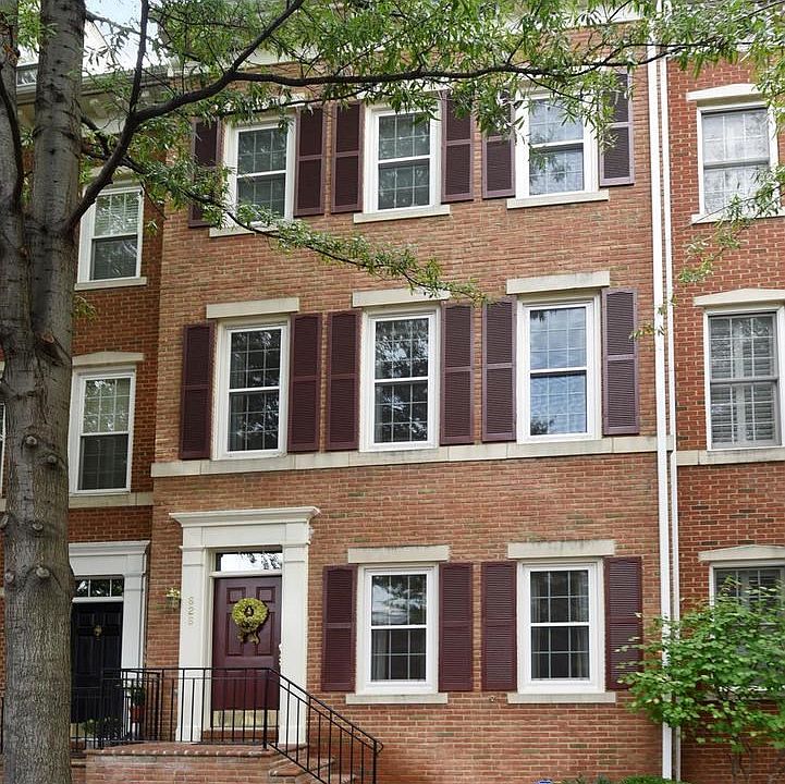 1st image of 626 N Pitt St