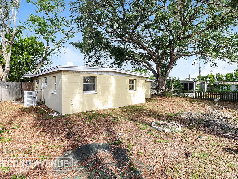 9295 Starkey Rd — Photo 20