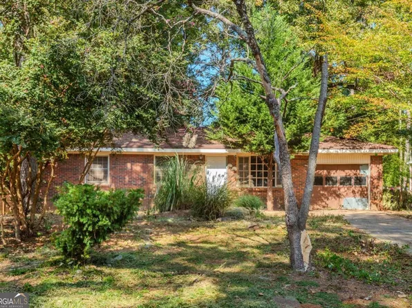 884 Pineglen Cv, Forest Park, GA 30297