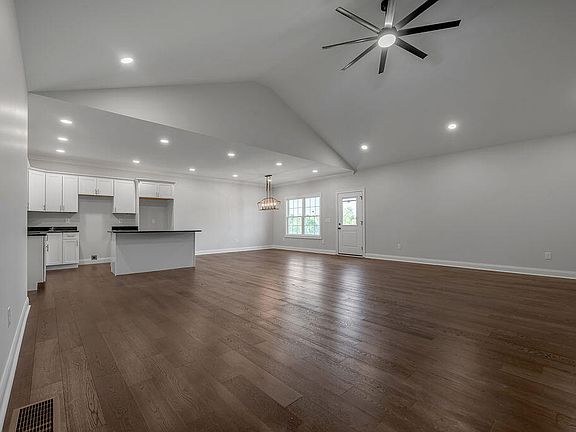3rd image of 109 Linzi Way