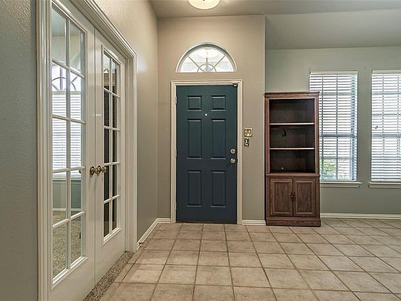 4th image of 512 Oakdale Ct