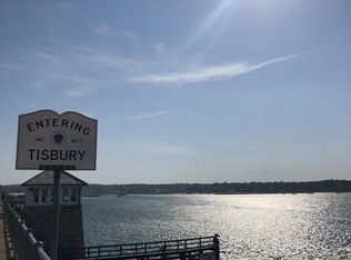 200 Skiff Ave, Tisbury, MA 02568