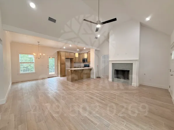 4 Ruthwell Cir, Bella Vista, AR 72715