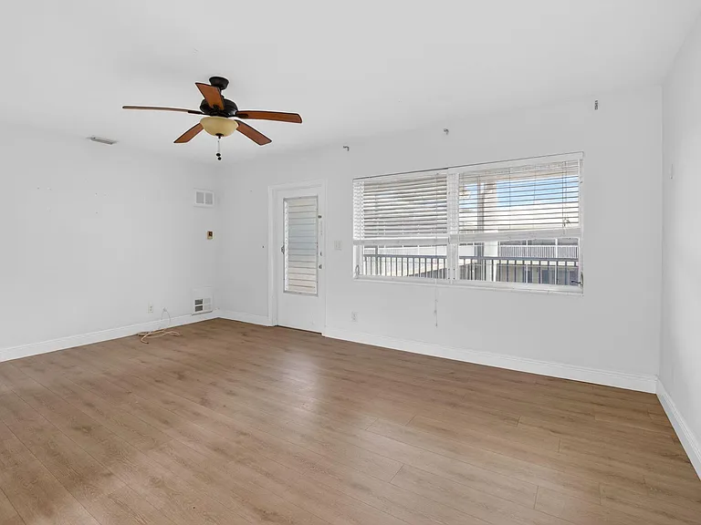426 NE 7th Ave #2B — Photo 14