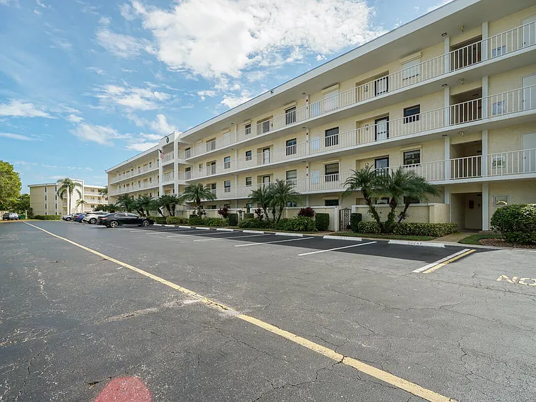 300 N Highway A1A #F306 — Photo 1