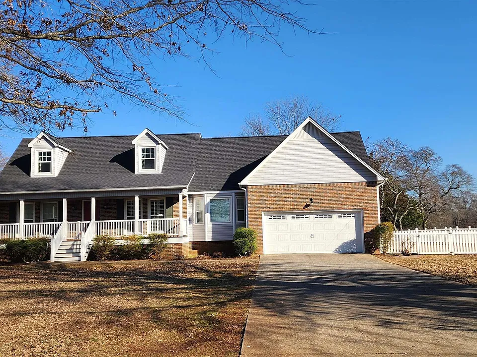 105 Darr Dr