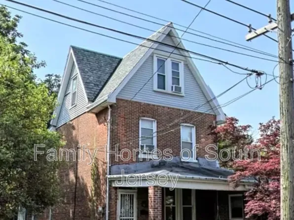 106 N 9th St Floor 2, Darby, PA 19023