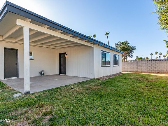 4th image of 3727 E Sahuaro Dr
