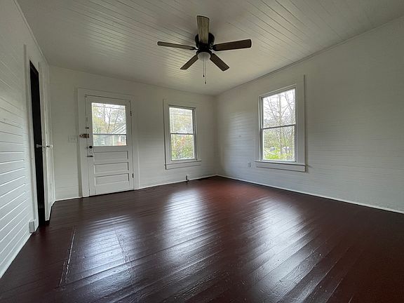 2nd image of 926 Meriwether St