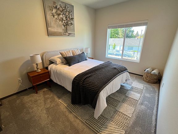 4th image of 1024 S Houk Rd #102