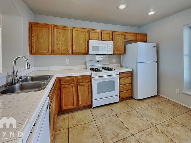 4044 Forestville St — Photo 5