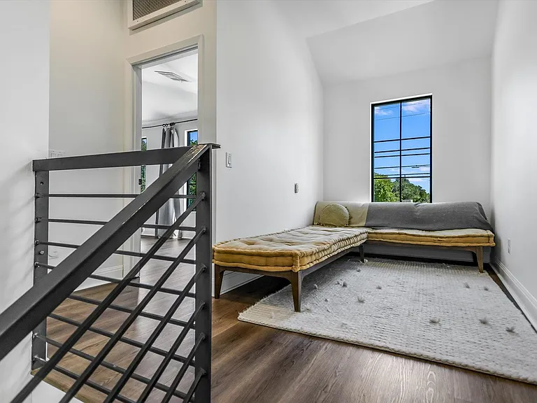 1304 Navasota St — Photo 12