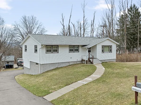 3229 Diana Ln, Vestal, NY 13850