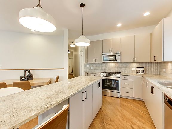 3rd image of 2317 W Armitage Ave #1W