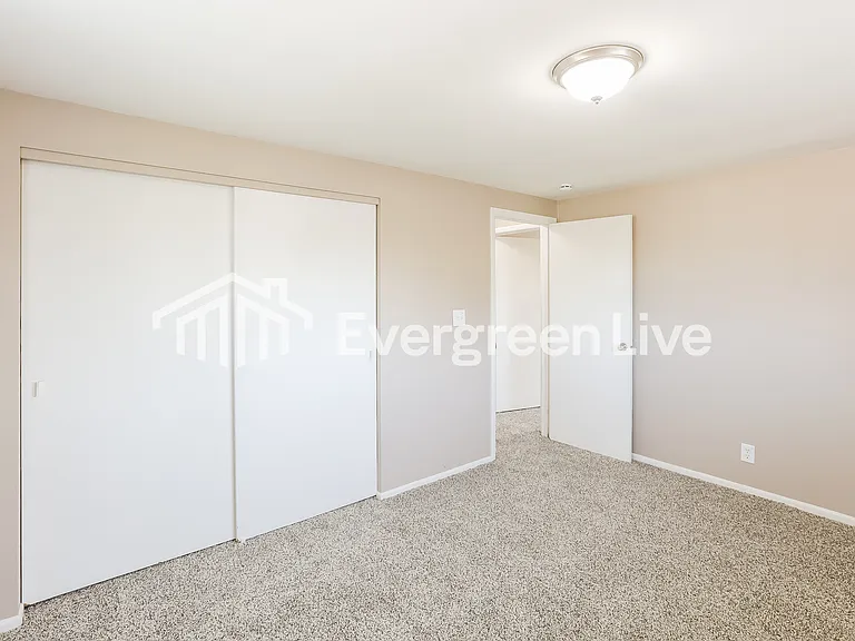 2466 Saturn Dr — Photo 11