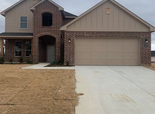 911 Swift Dr, Sherman, TX 75092