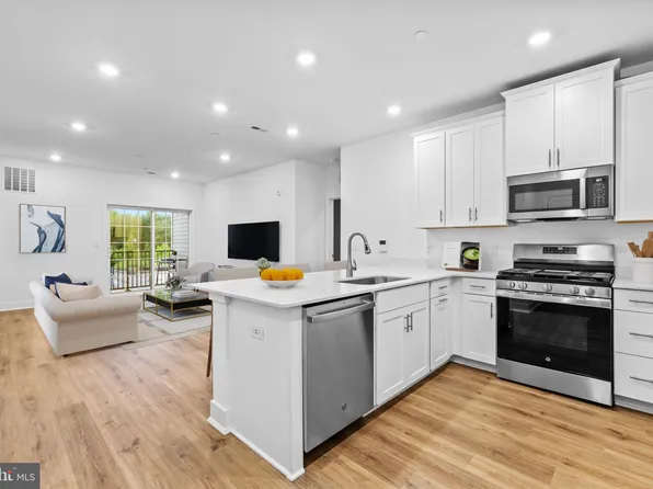 28304 Radford Ct, Monroe Township, NJ 08831