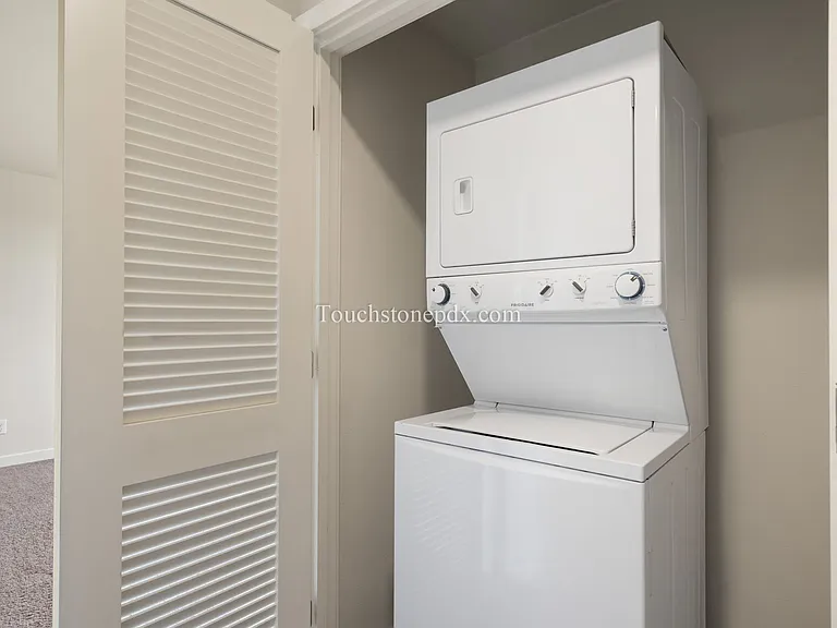 424 NE Jessup St #10 — Photo 25