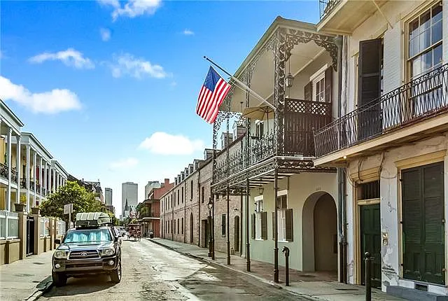 Building Photo - 1225 Chartres St #14