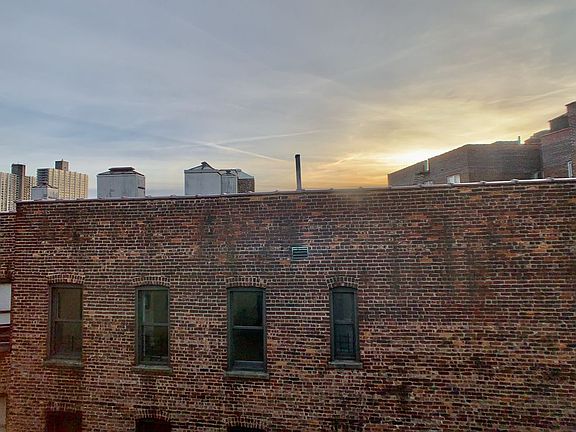4th image of 21 Magaw Pl APT 6D