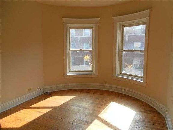 3rd image of 4700 N Beacon St #47002