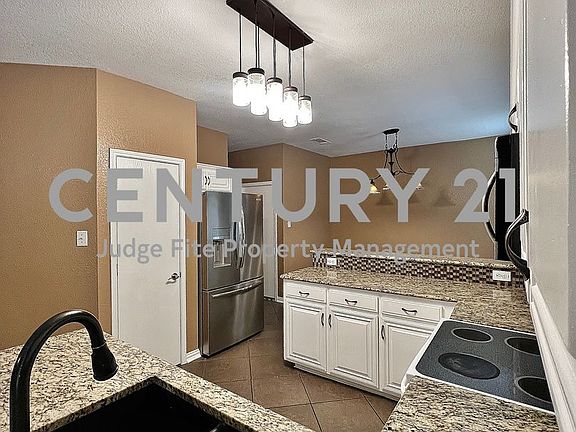 5th image of 4404 Emerald Leaf Dr