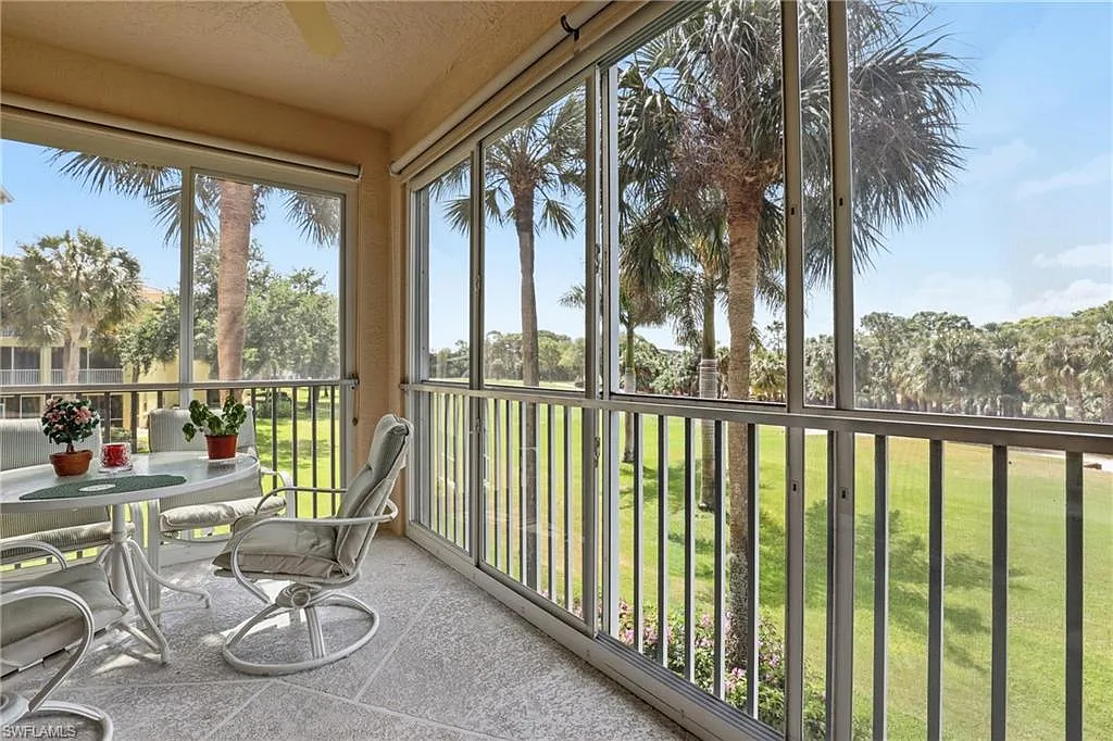 2 bed, 2.0 bath, 1042 sqft, $2,100 — Photo 1