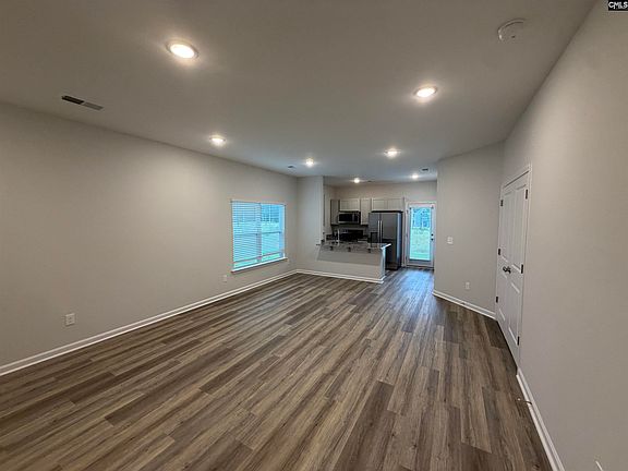 3rd image of 174 Laurinton Farms Dr