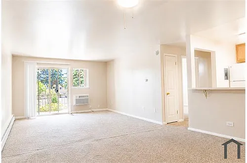 1375 Everett Ct #204 Photo 1