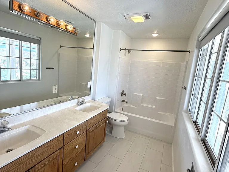 2506 W Grandview Dr — Photo 17