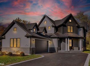 2536 Glenview Rd, Glenview, IL 60025