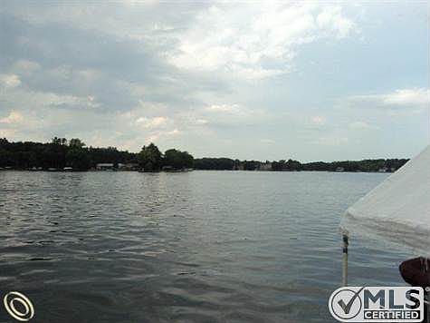 LAKE VIEW.JPG