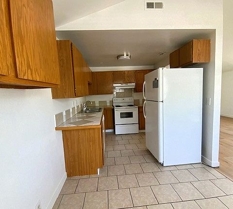 4th image of 3538 W Parkway Blvd APT 3