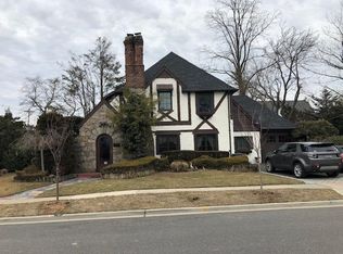 7 Lawrence Pl, Rockville Centre, NY 11570