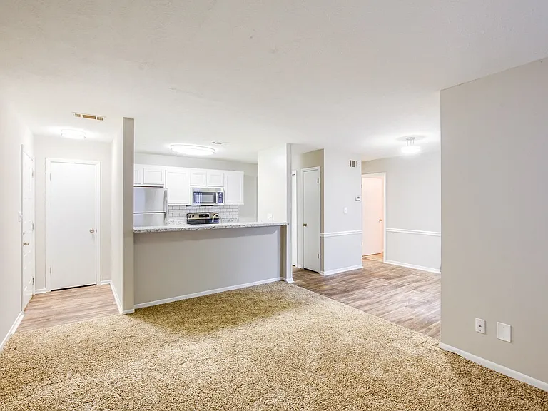 Sandpiper Apartments — Photo 5