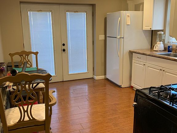 4th image of 657 E Penn St